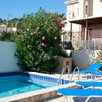 Villa Family With Pool In *
