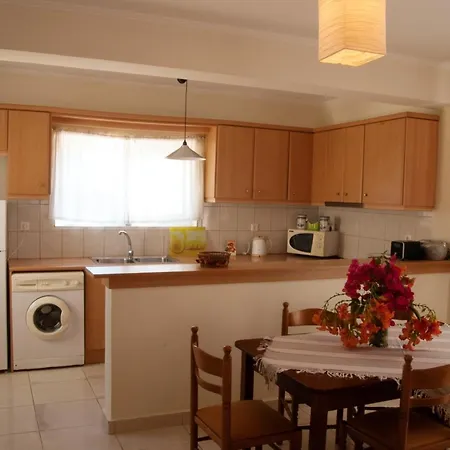 别墅 Family With Pool In