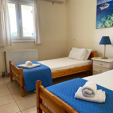 别墅 Family With Pool In