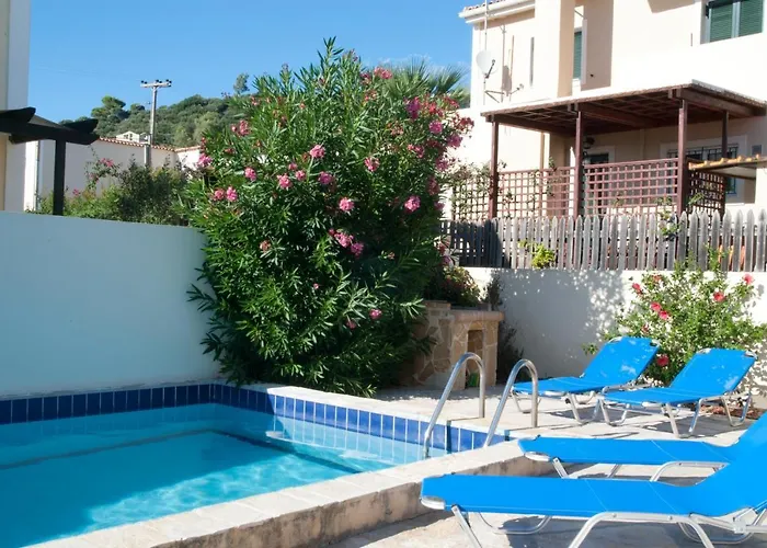 Villa Family With Pool In *