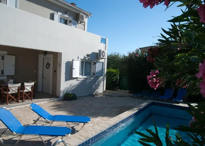 Villa Family With Pool In